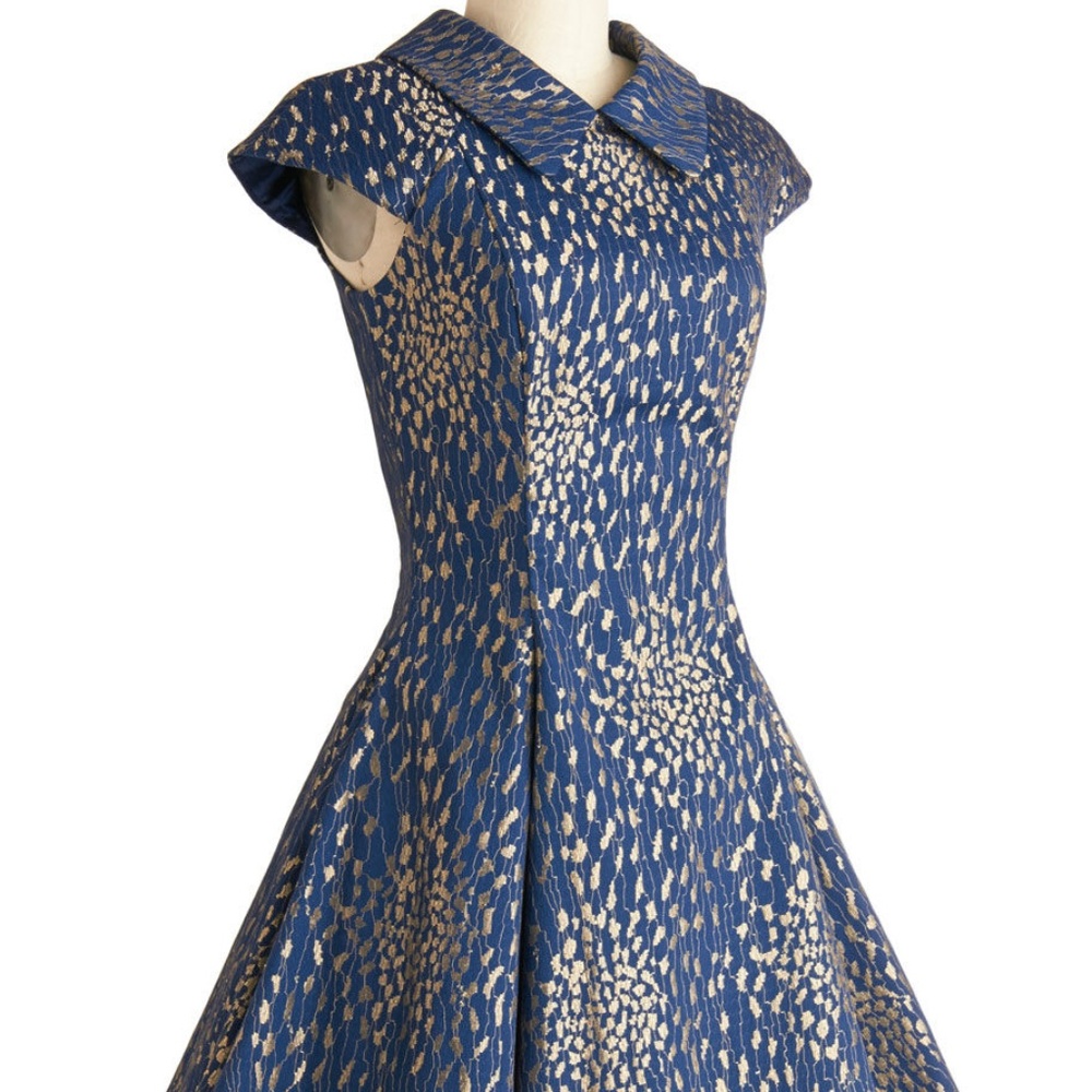 NWT Chi Chi London dress size 4